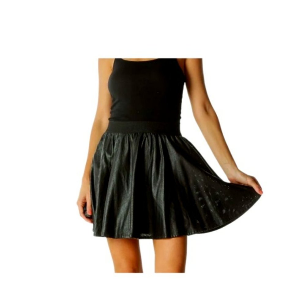 Forever 21 Women's Polyurethan Black Shirt Size US sm